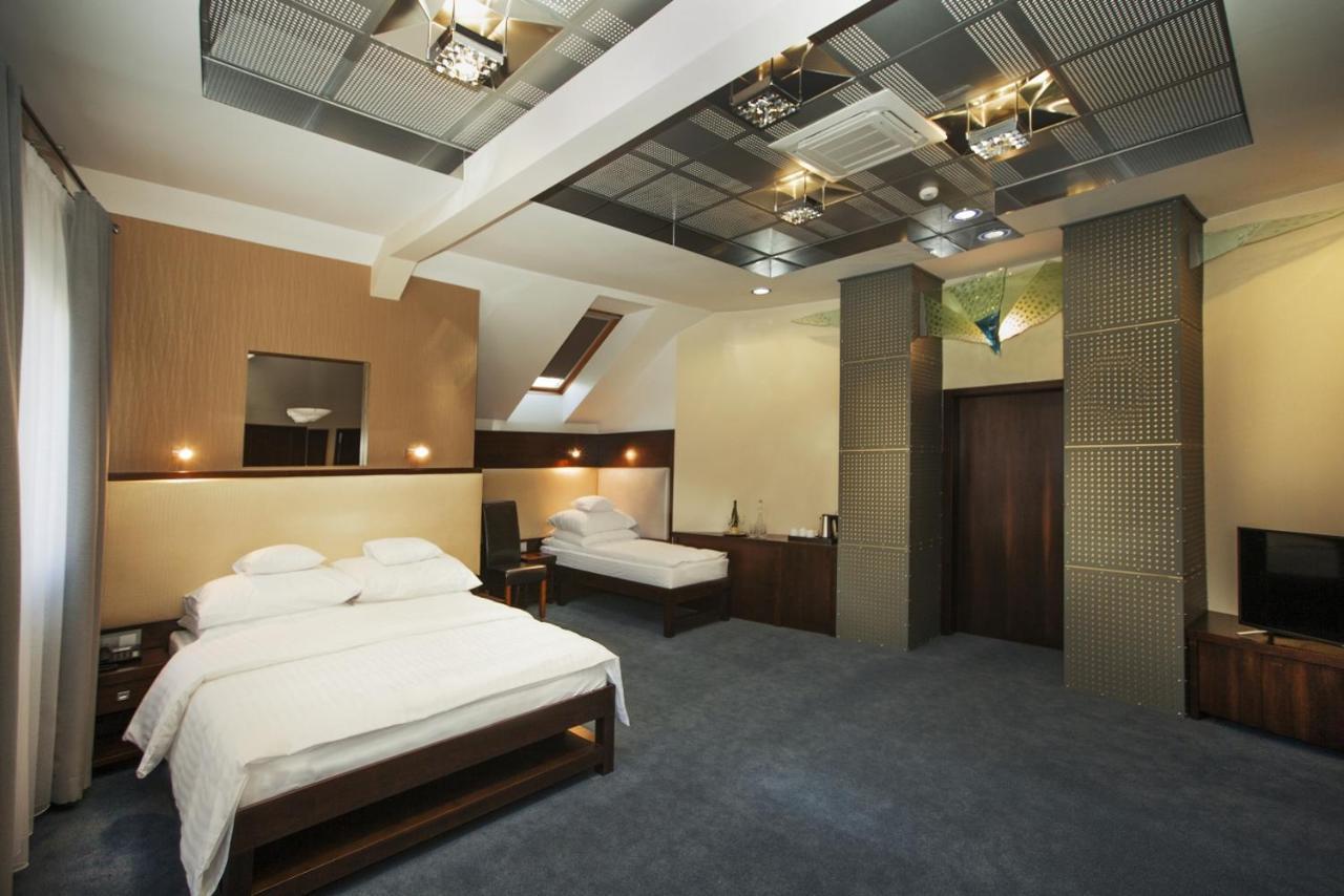 Hotel Inter Bielany Wrocławskie Eksteriør bilde