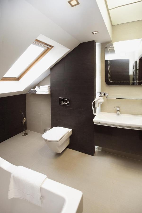 Hotel Inter Bielany Wrocławskie Eksteriør bilde