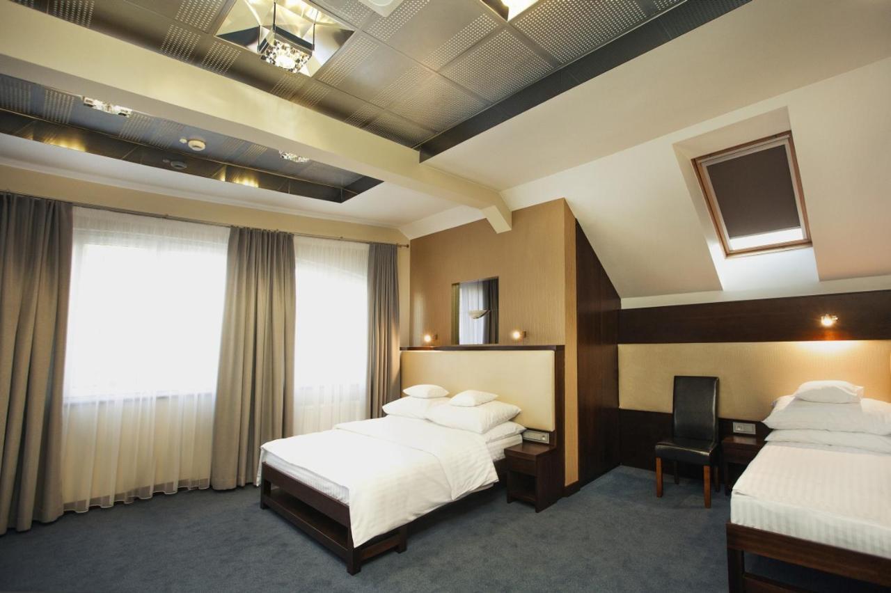 Hotel Inter Bielany Wrocławskie Eksteriør bilde