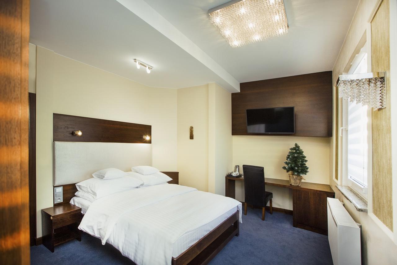 Hotel Inter Bielany Wrocławskie Eksteriør bilde