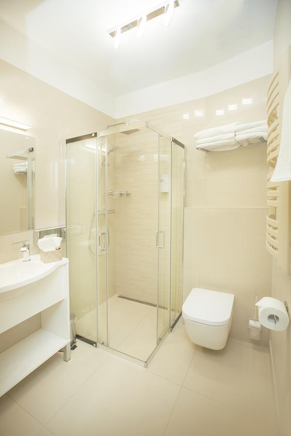Hotel Inter Bielany Wrocławskie Eksteriør bilde